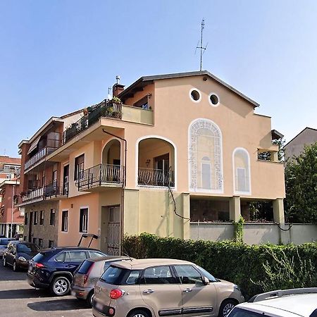דירות טורינו Yellow House מראה חיצוני תמונה